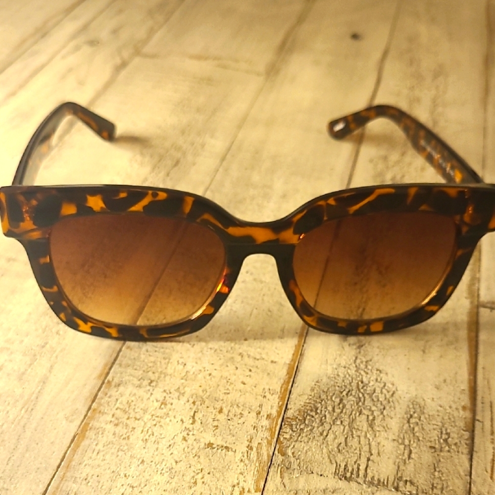 Diff Makay Brown Tortoise Sunglasses - image 1